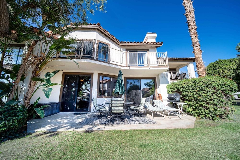 Cozy Lakeside Retreat in PGA West Bbq Scenic Views