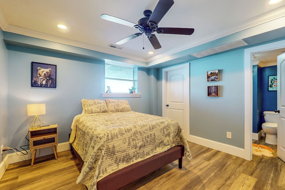3 BR Home: Dog Friendly w/ Scenic Views & Pool