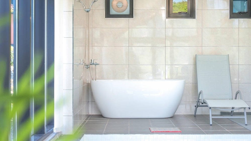 Danyang Dandelion Pool Villa