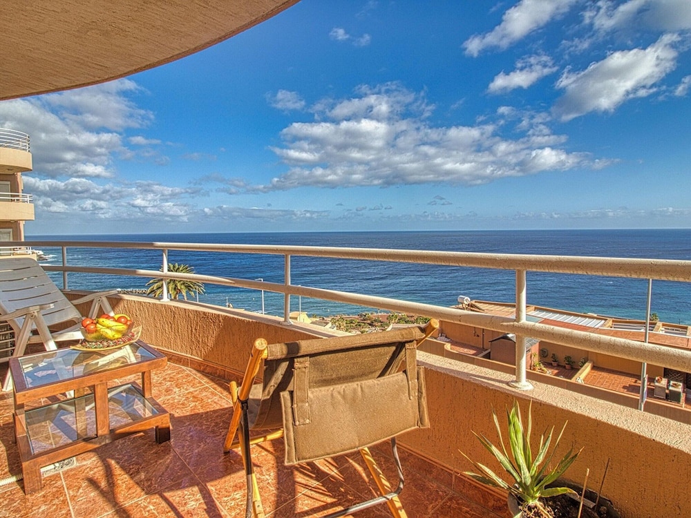 Apartment in Radazul With Stunning Sea Views
