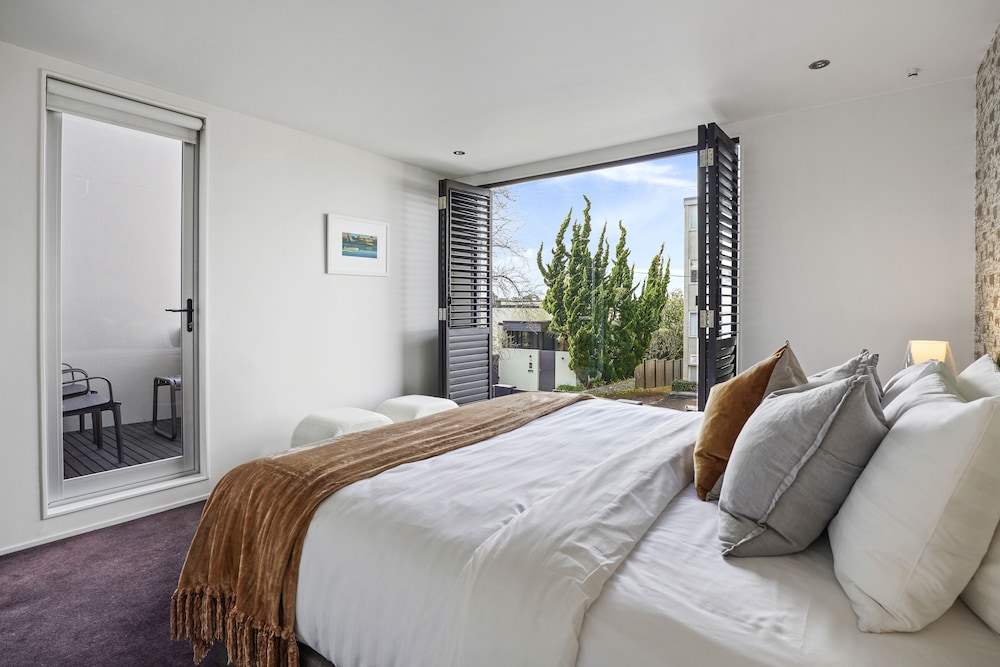 Central Executive Parnell Designer Home view 5
