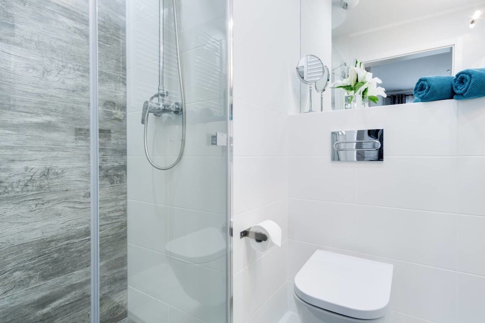 Modern Studio Apartment view 4