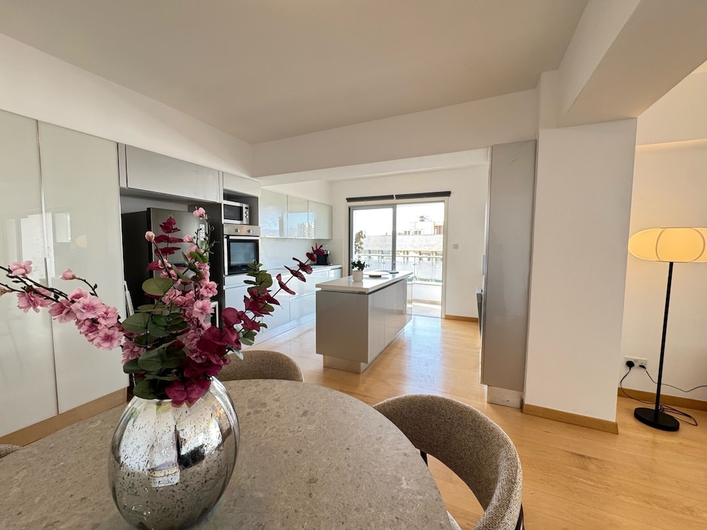 Balcony Views - Specious 2 BR Flat