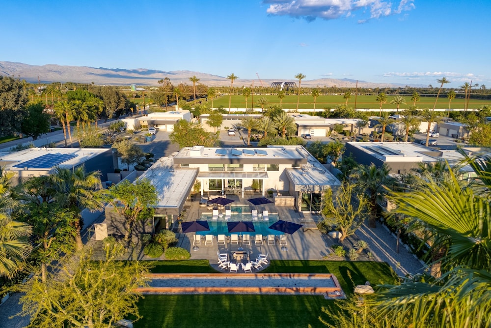 Polo Villa 5 by Avantstay Outdoor Bocce Ball Fire Pit BBQ Pool Spa 260332 6 Bedrooms