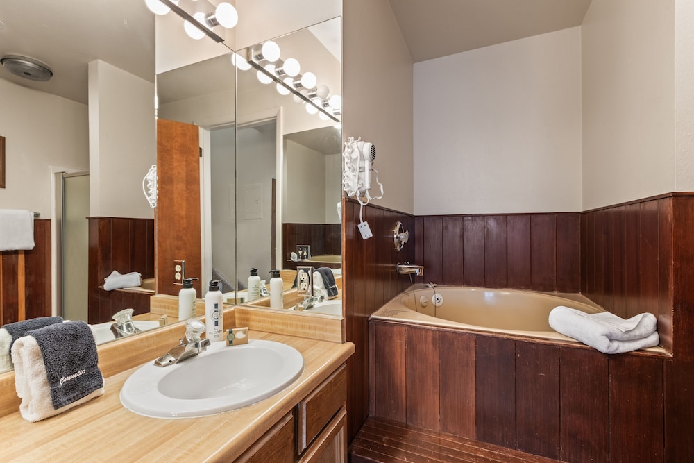 Park City Ski Resort UT - Snow Flower Vacation Homes