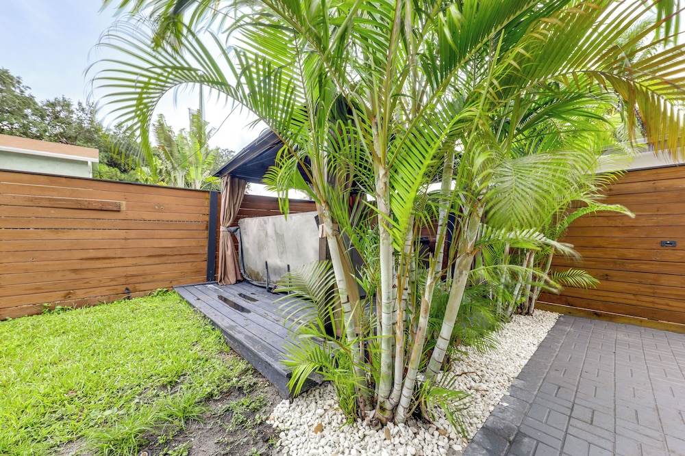 4 Mi to Beach: Modern Condo in Wilton Manors