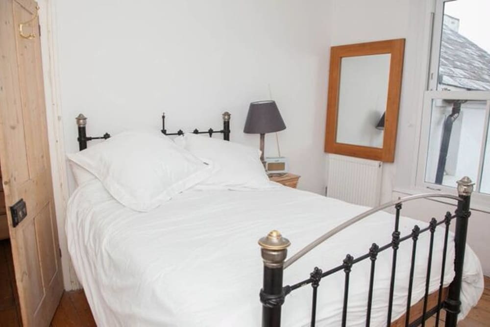 2 Bedroom House Next to the Sea, Lots of Fun! view 4
