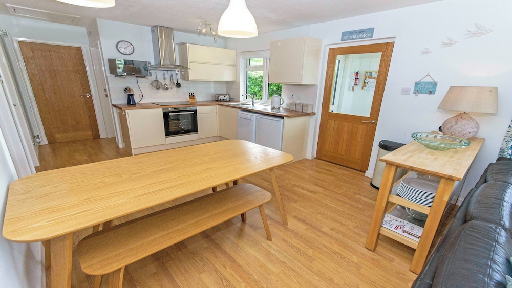 Swallows Croyde 3 Bedrooms, Sleeps 6, Beach Chalet
