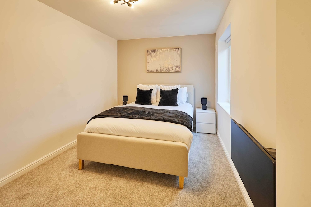 Host Stay Parkside Apartment