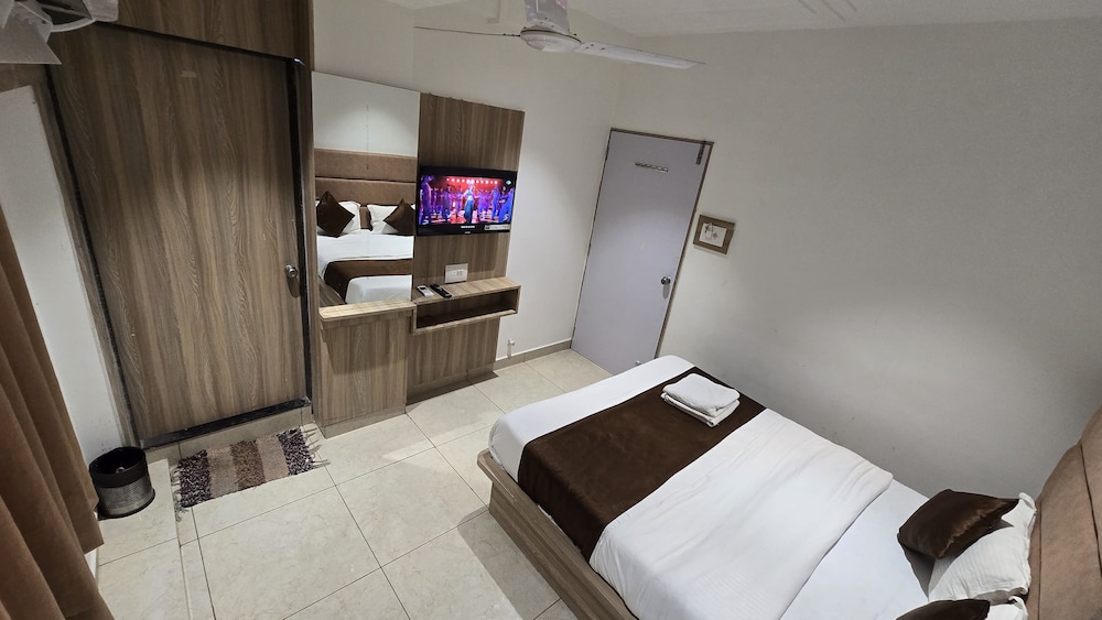 Gokul Guest House