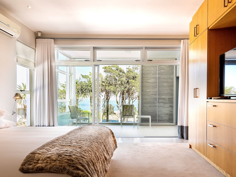 Blue Views Penthouse Beachfront Apartments