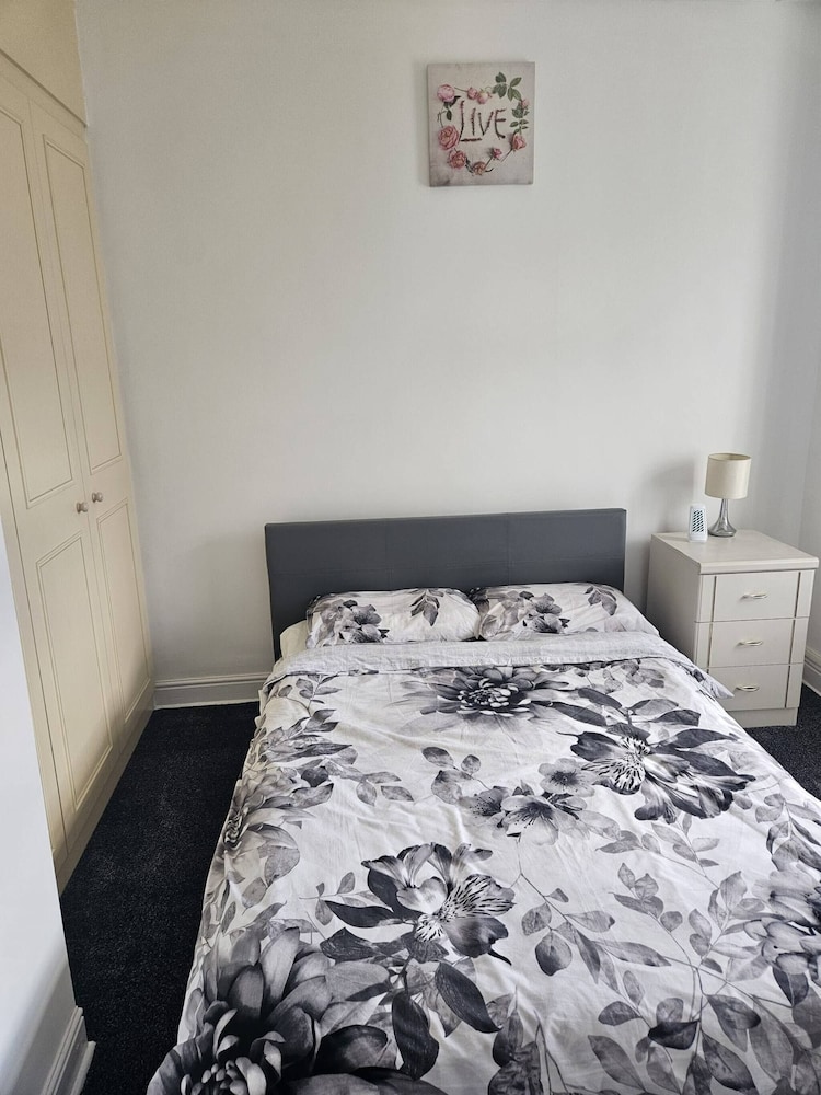 Ad7 Family Guest House