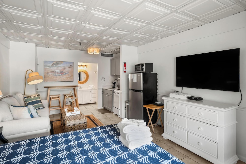 512 Sunsuite