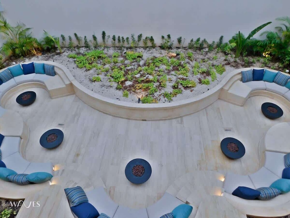 2 BR Amazing Pool Top Amenities Wifi 2FL Gym