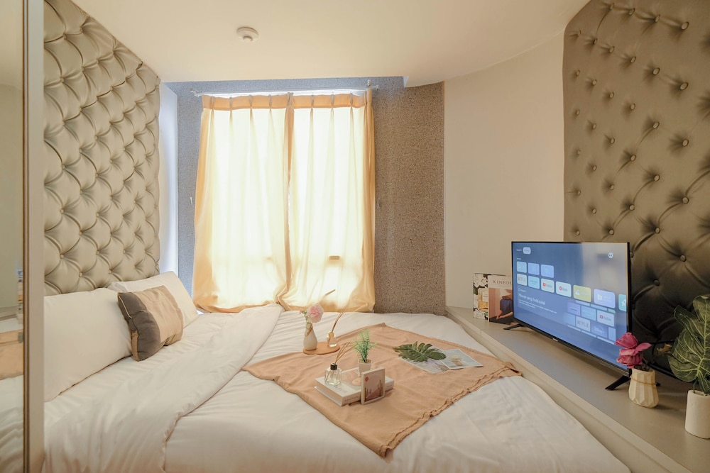 2Br Apartment Connected To Mall At Cinere Bellevue Suites