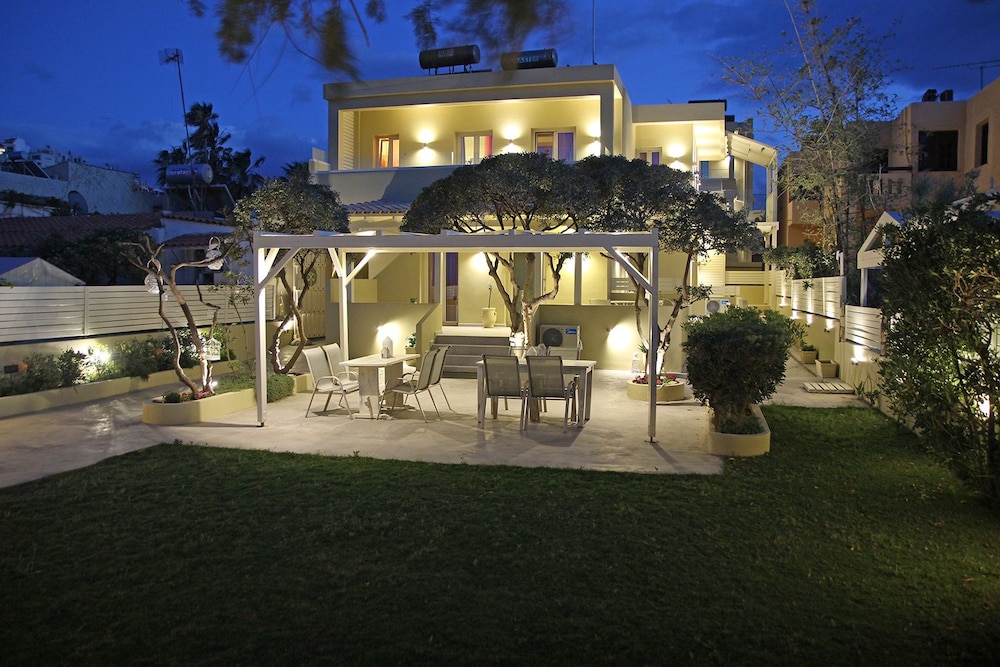 Effi Apartments