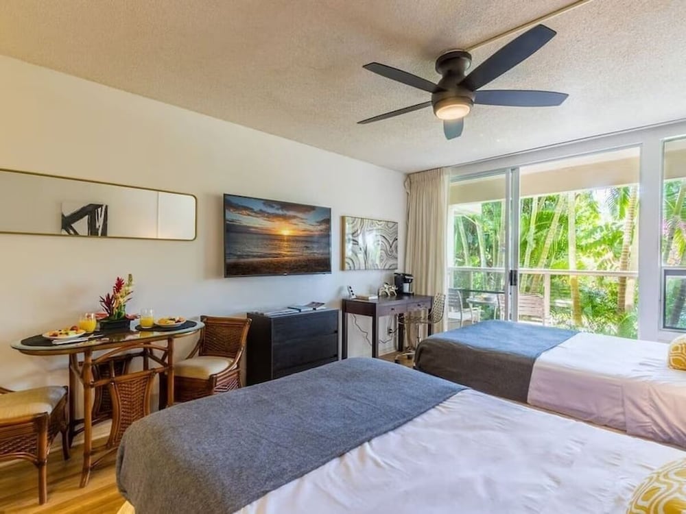Signature Residences at Maui Banyan