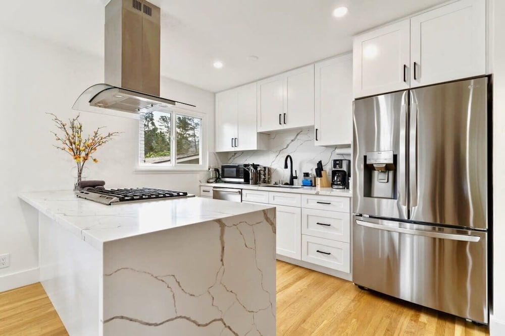 @ Marbella Lane - Stylish 4BR w/ Revitalizing View