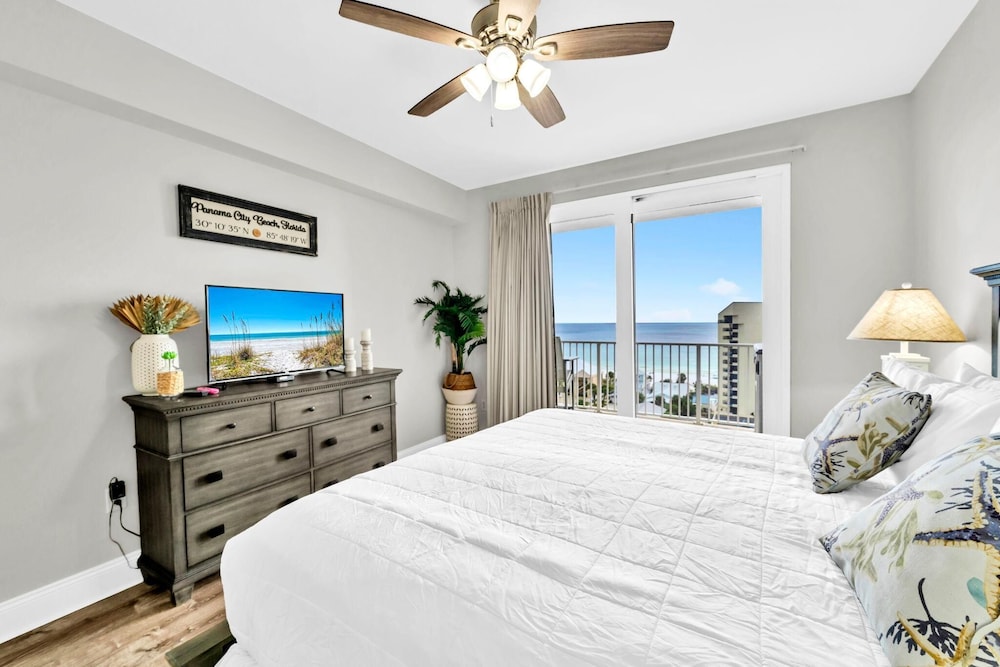 Laketown Wharf 906