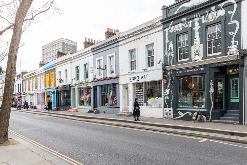 St Stephen's Gardens Viii by Onefinestay