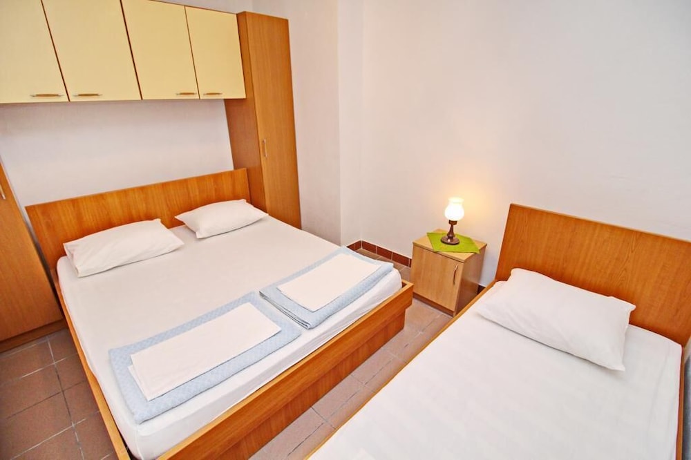 Apartments Neven view 3