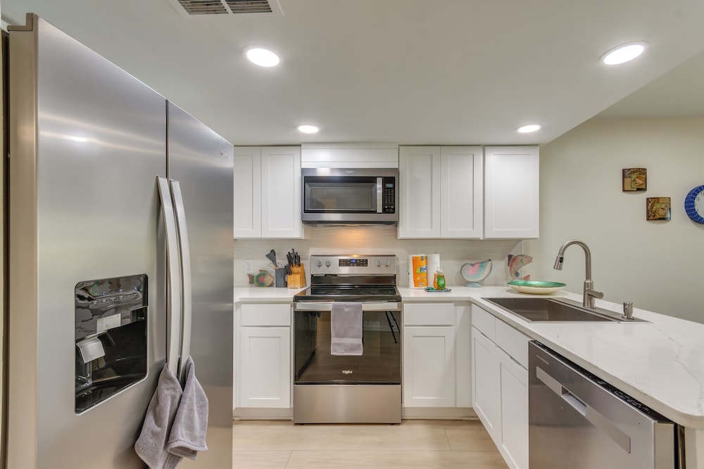 Walk to Orange Beach: Family Condo w/ Patio