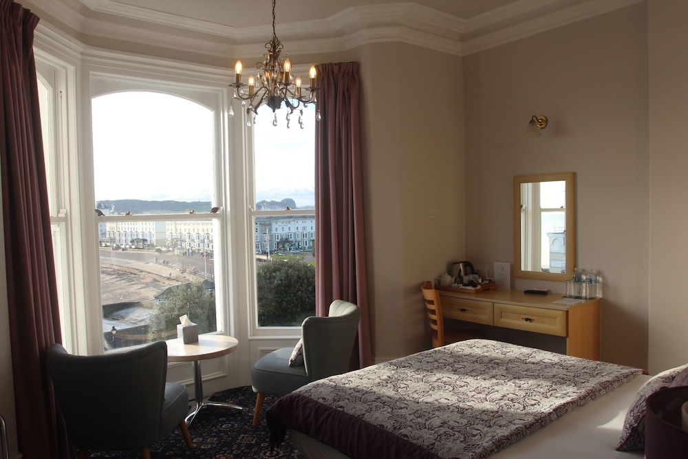 Bryn-Y-Mor Hotel