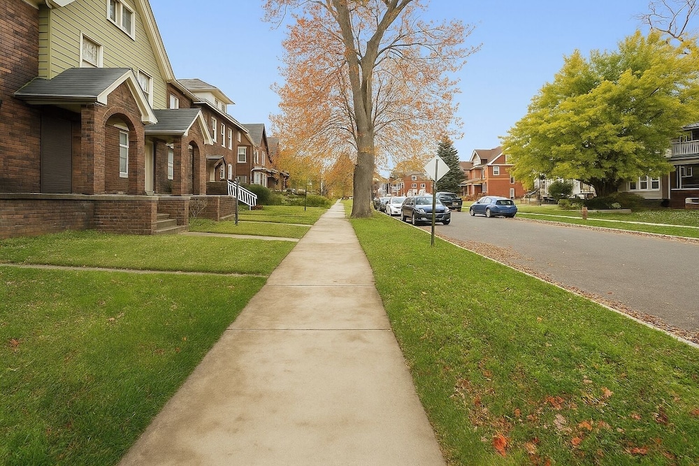 Detroit 6BR House Wifi, Parking, Pet Friendly