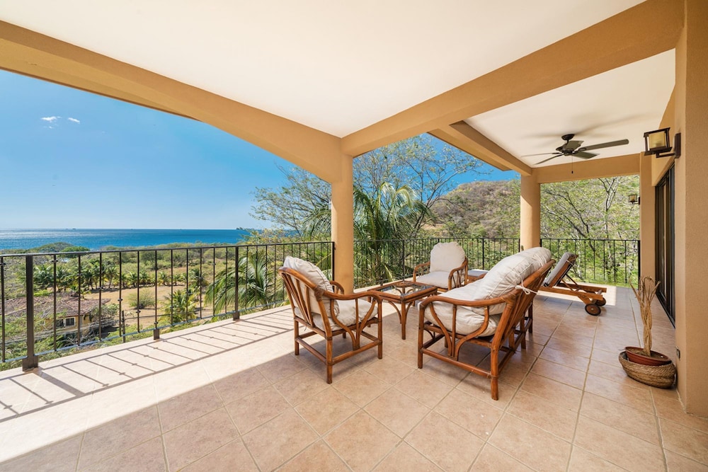 Oceanview Condo With Pool Near Playa Prieta 2BR - Vida de la Paz 4
