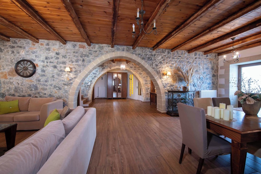 Geroulios Kastro Villas