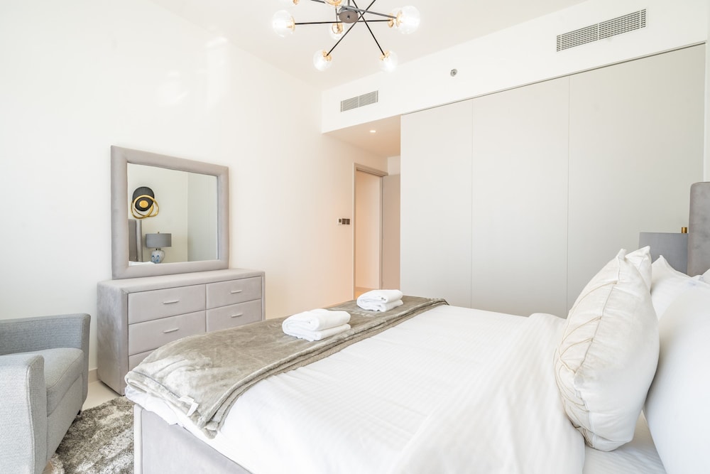 Dubai Harbour- Sunrise Bay 1 602