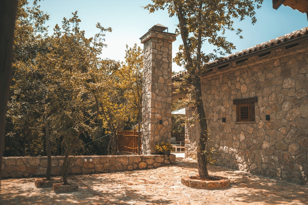 Carevic Resort & Villas view 4