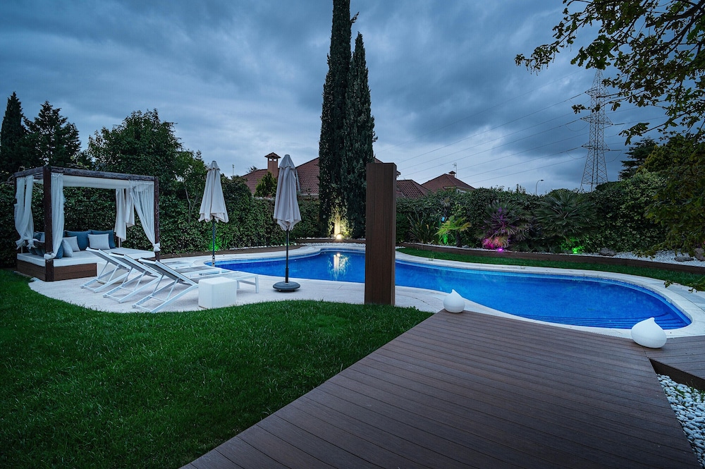 M Taj13 Madrid Chalet de Lujo con Piscina Gim