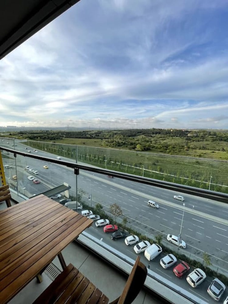Modern 1 1 Apartment w Terrace Near Mail of IST