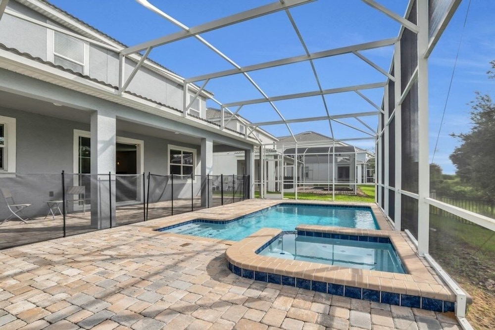 8 Bed Pool/spa In Champions Gate Resort! 8 Bedroom Villa by Redawning - Image 2