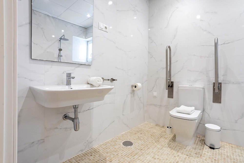 Comfortable Apartment in the Heart of C diz Patrocinio II