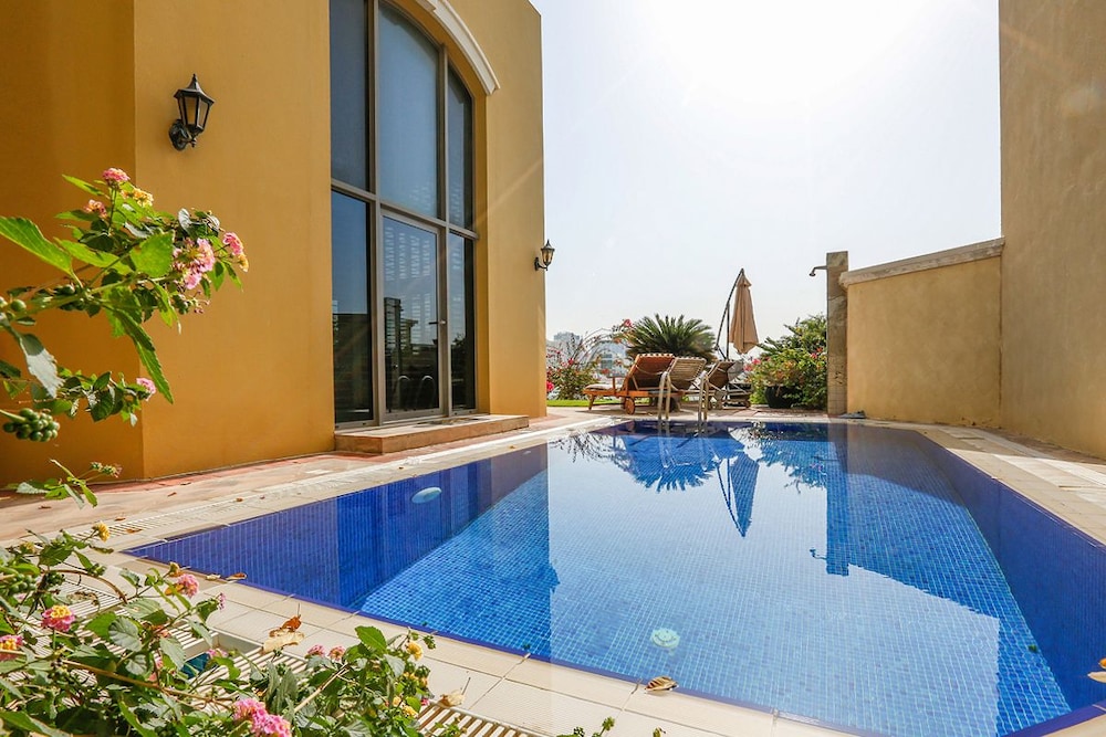 Kennedy Towers - Frond M Villa
