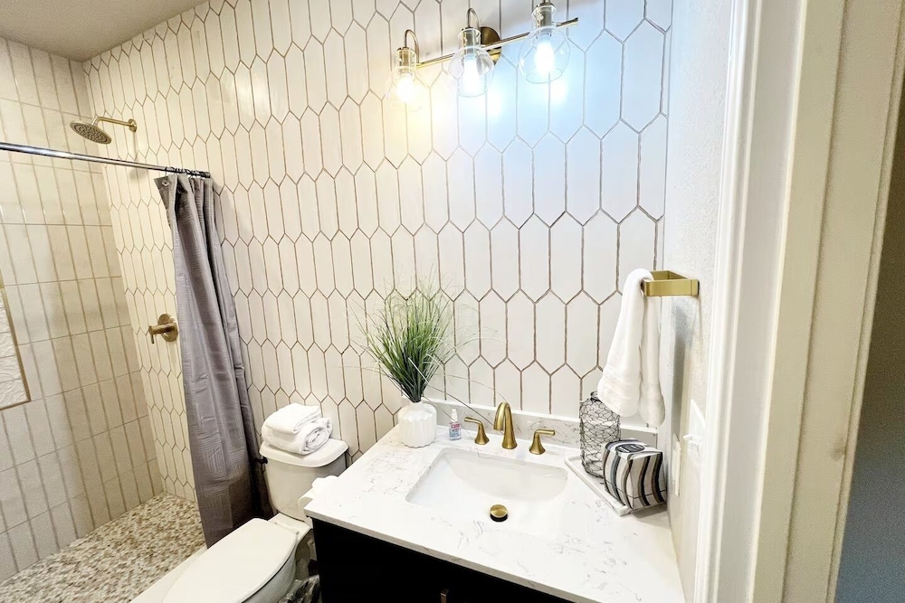 Austin Charm Home by The Key Rentals