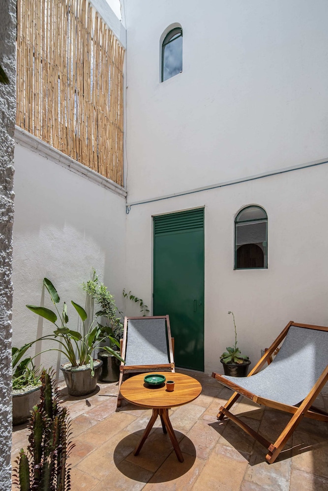 Rooftop Hot Tub 3 Levels 5bedroom in Villa Noria