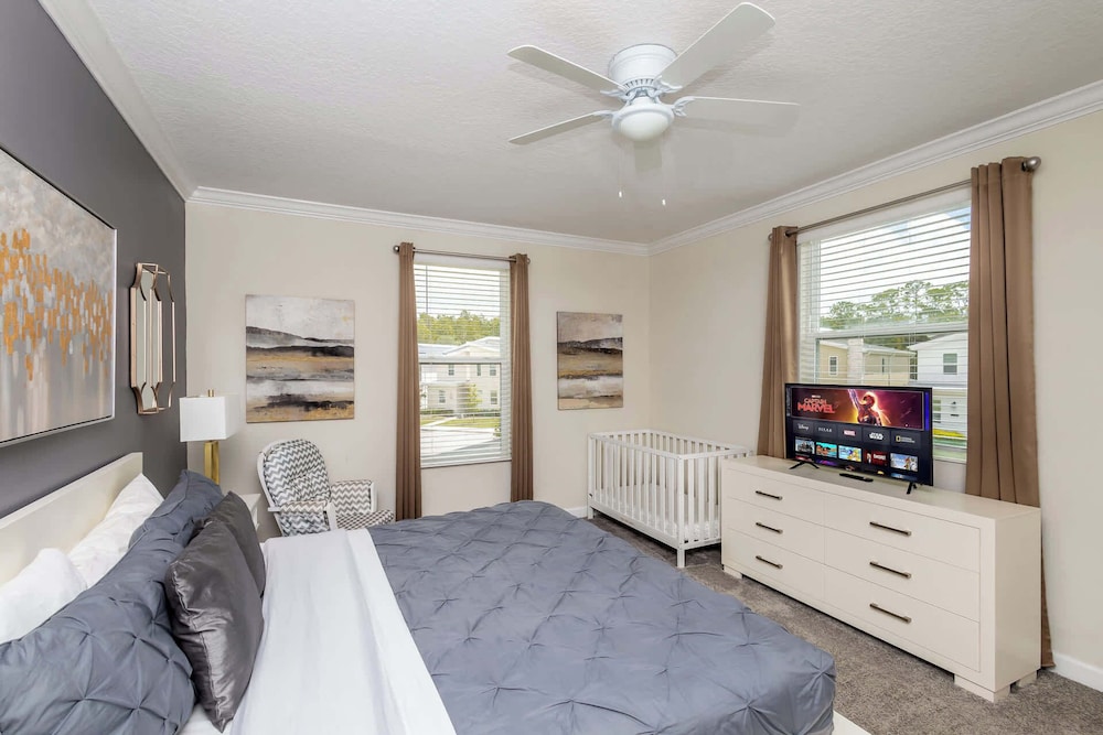Storeybook Escape Sleeps 11!