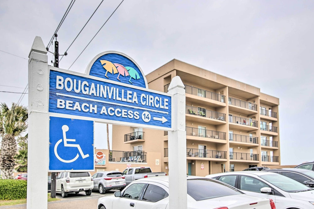 Beach Digs: Walk to Restaurants, Bars & Ocean view 2