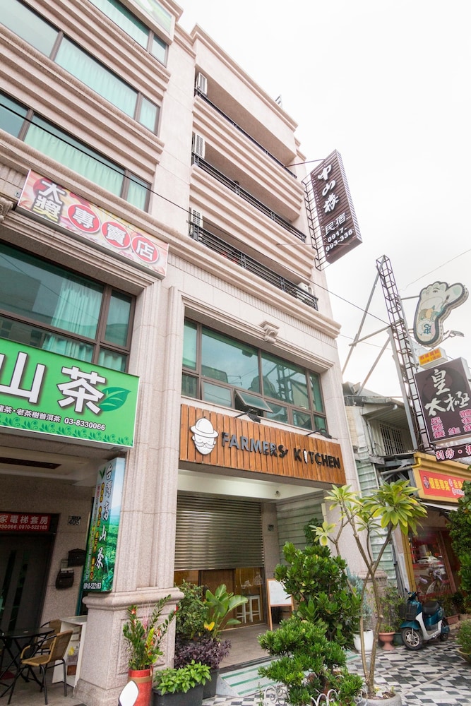 Jhongshan Building B&B