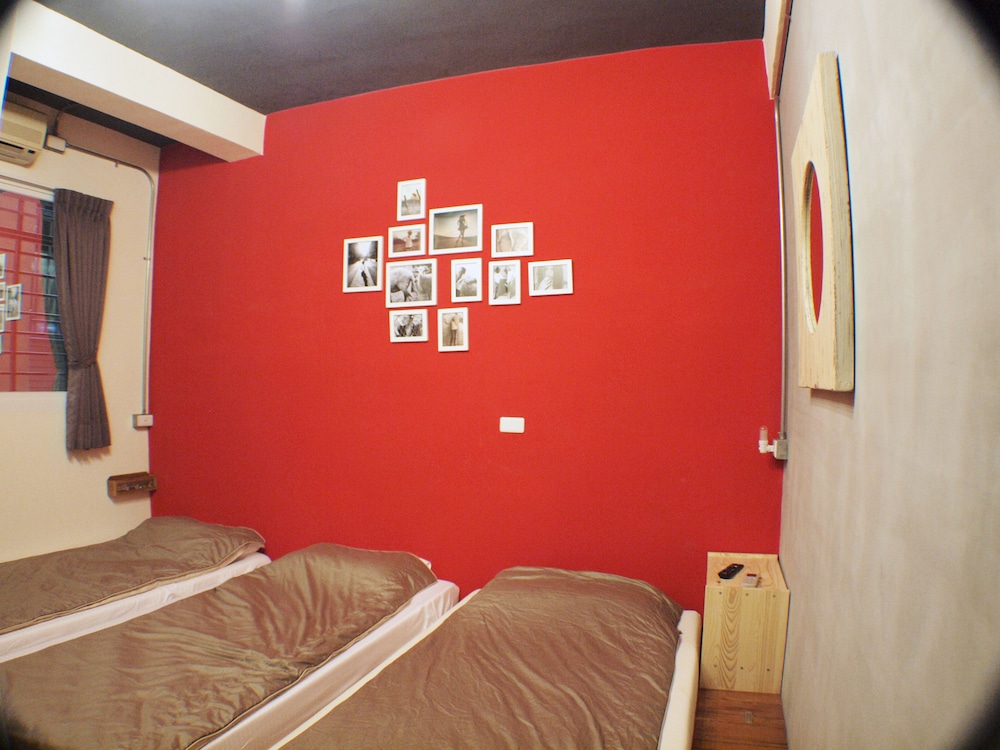 Knock Knock Hostel