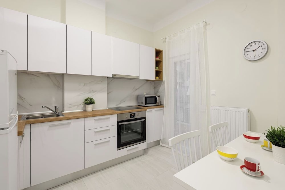 Trentatre, Nilie Hospitality MGMT