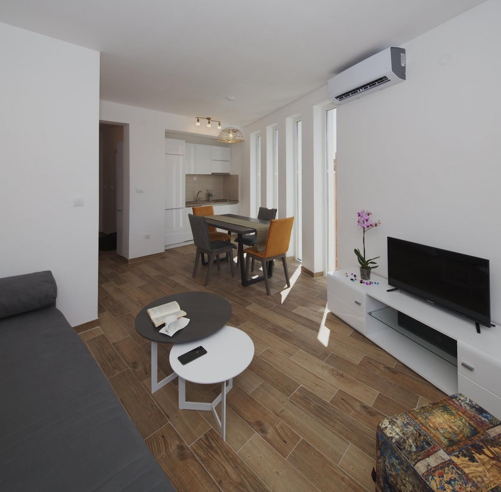 Apartments STEP view 5