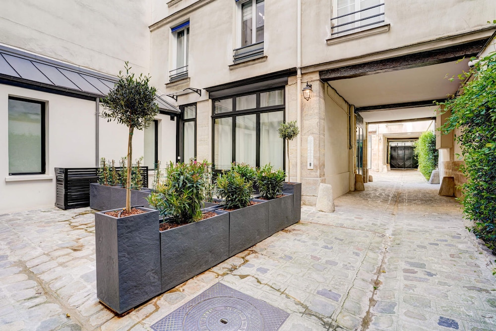L Atelier Sevres I Cozy 1bed Apt in Paris