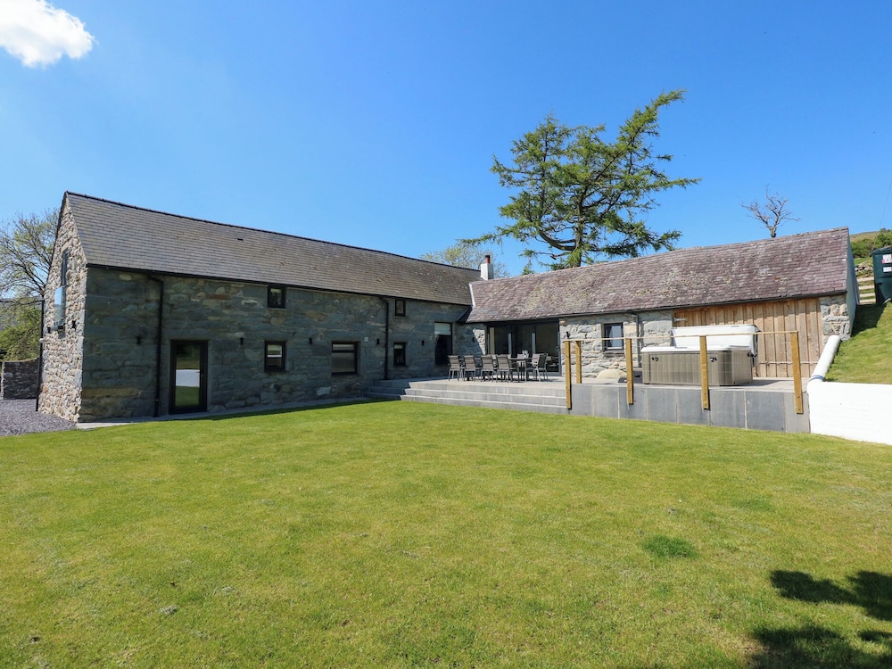Ysgubor Maen Y Bardd