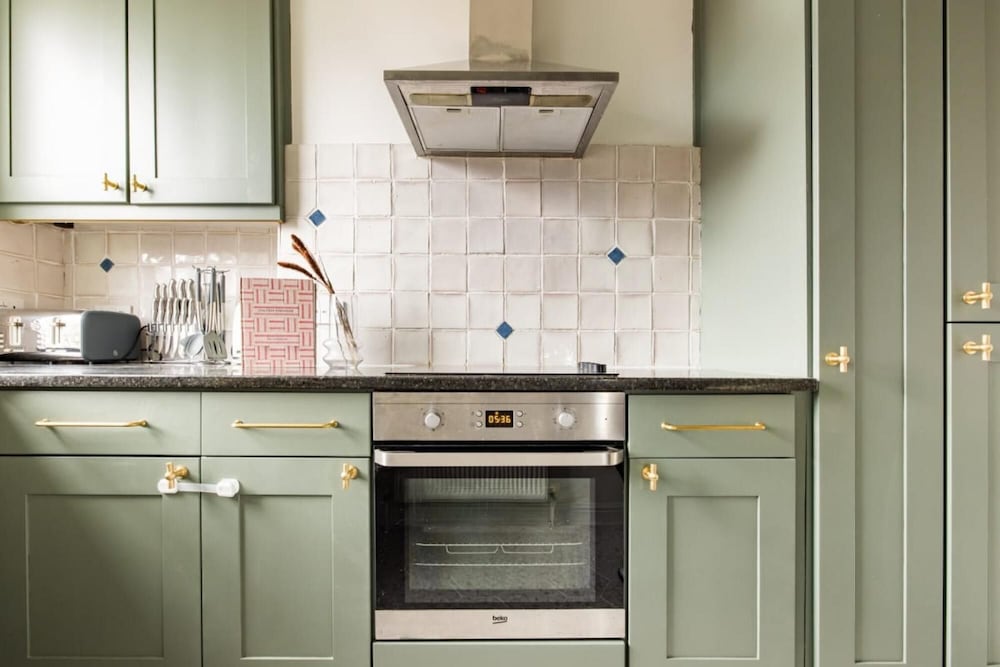 The Camden Crib - Glamorous 3bdr Flat With Study Room