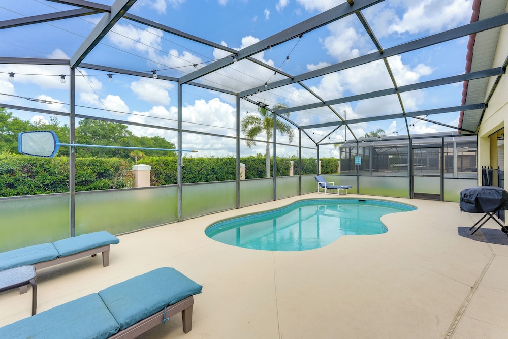 10 Mi to Wdw: Home w/ Themed Rooms, Pool & Lanai