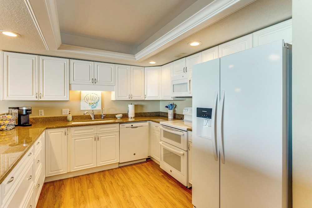 Direct Sand Access! Family Pensacola Beach Retreat